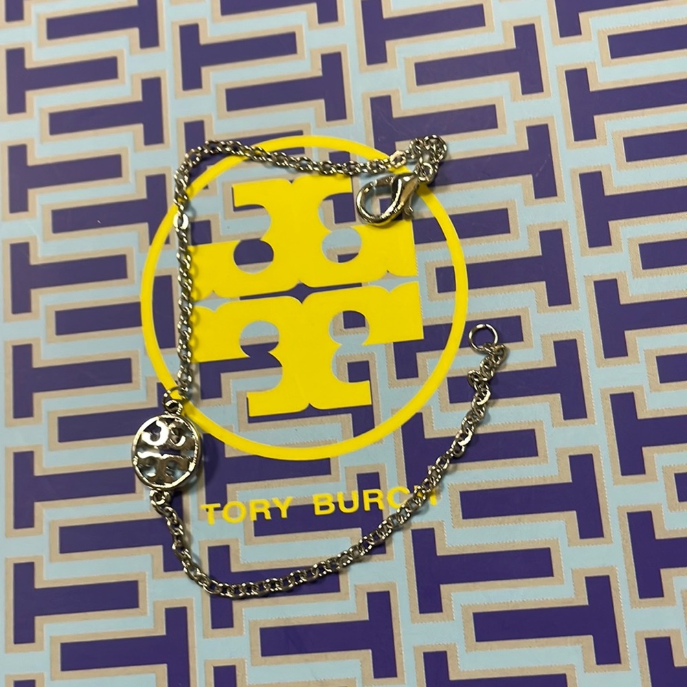 Dainty silver TORY BURCH Miller bracelet - Picture 4 of 6